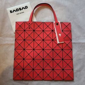 Bao Bao Issey Miyake Lucent Twill Tote - Scarlet